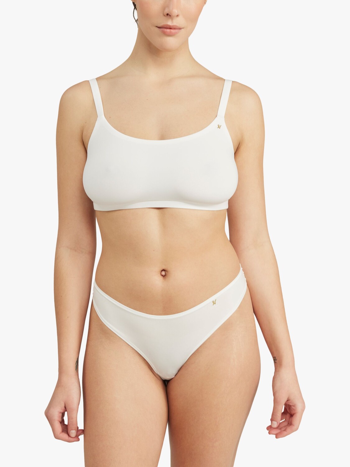 Бюстгальтер без косточек с овальным вырезом Nudea, белый
Бюстгальтер без косточек с овальным вырезом Nudea, белый