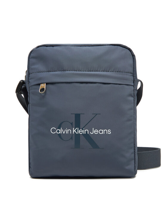 Сумка через плечо Sport Essentials Reporter 18 LV04G3000G Calvin Klein Jeans, синий
Сумка через плечо Sport Essentials Reporter 18 LV04G3000G Calvin Klein Jeans, синий