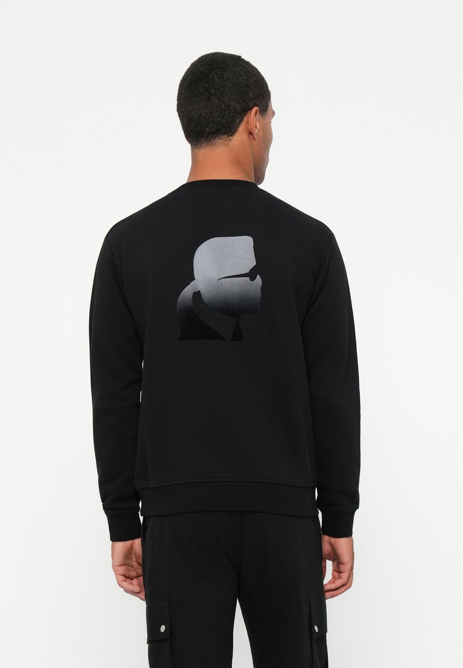 Толстовка KARL LAGERFELD CREW NECK, Black, Черный, Толстовка KARL LAGERFELD CREW NECK, Black
Толстовка KARL LAGERFELD CREW NECK, Black, Черный, Толстовка KARL LAGERFELD CREW NECK, Black