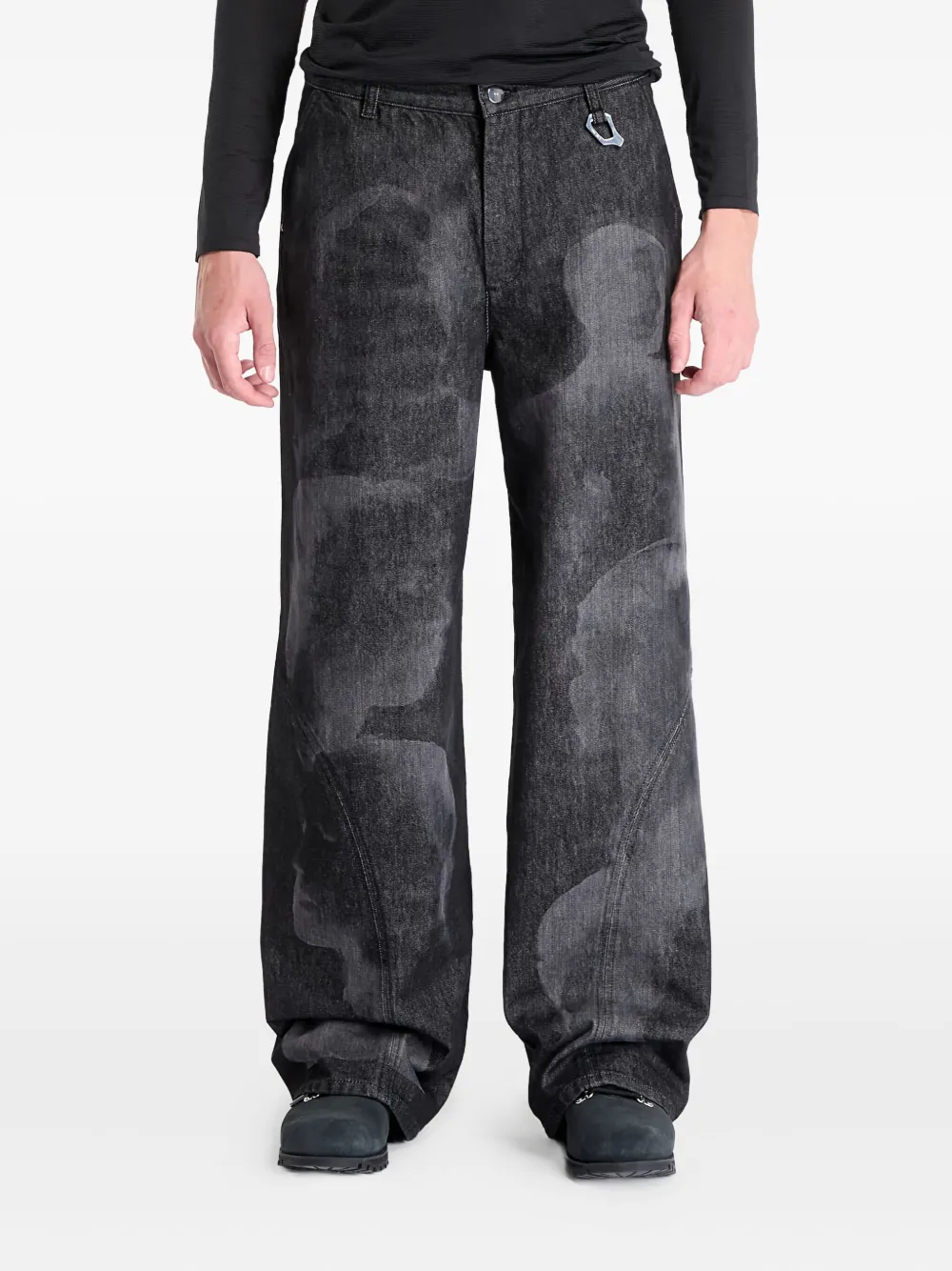 Джинсы из денима с лазерной обработкой Heliot Emil, черный
Джинсы из денима с лазерной обработкой Heliot Emil, черный