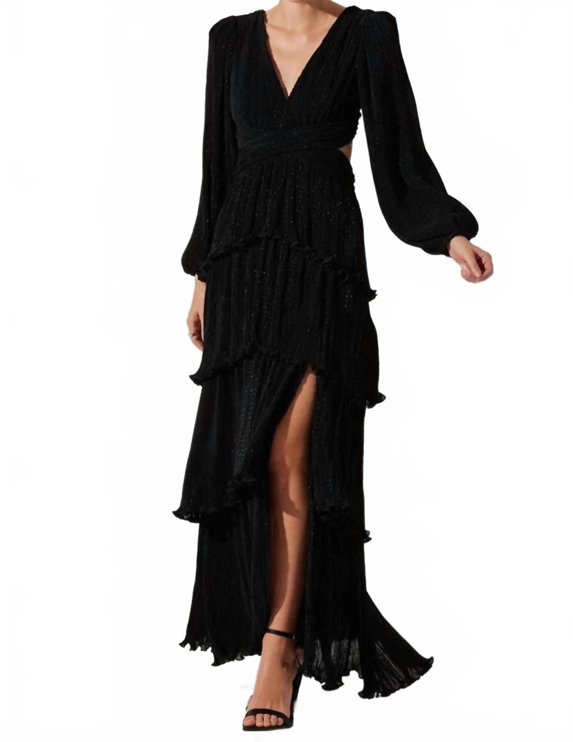 Anora V-образный вырез плиссированное многоярусное макси-платье в черном цвете ASTR 
Anora V-образный вырез плиссированное многоярусное макси-платье в черном цвете ASTR