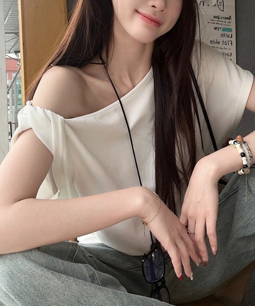 FREE STYLISTS Топ с открытыми плечами, кремовый, YUGA
FREE STYLISTS Топ с открытыми плечами, кремовый, YUGA