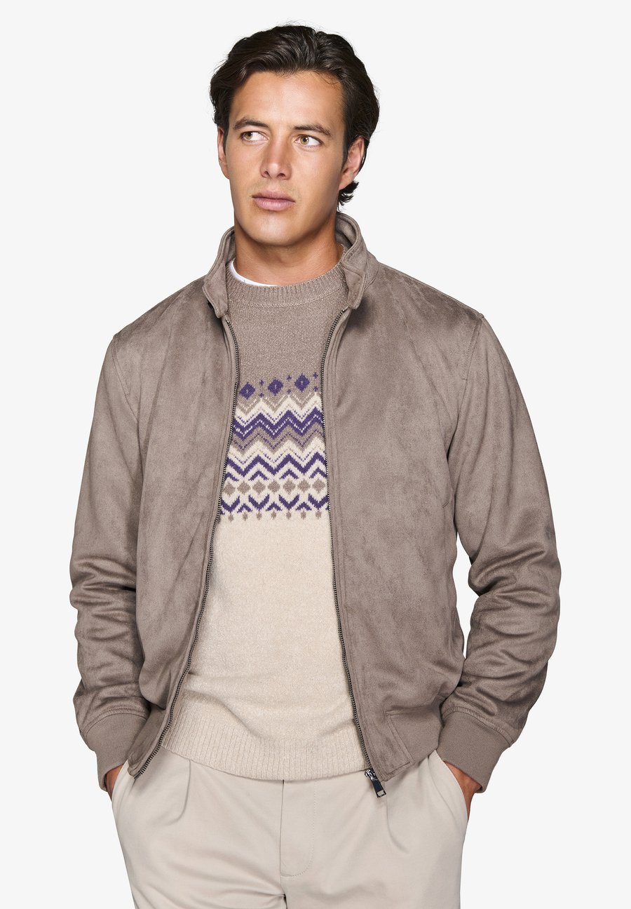 Куртка Dan John Bomber Jacket, Taupe Solid/Taupe
Куртка Dan John Bomber Jacket, Taupe Solid/Taupe