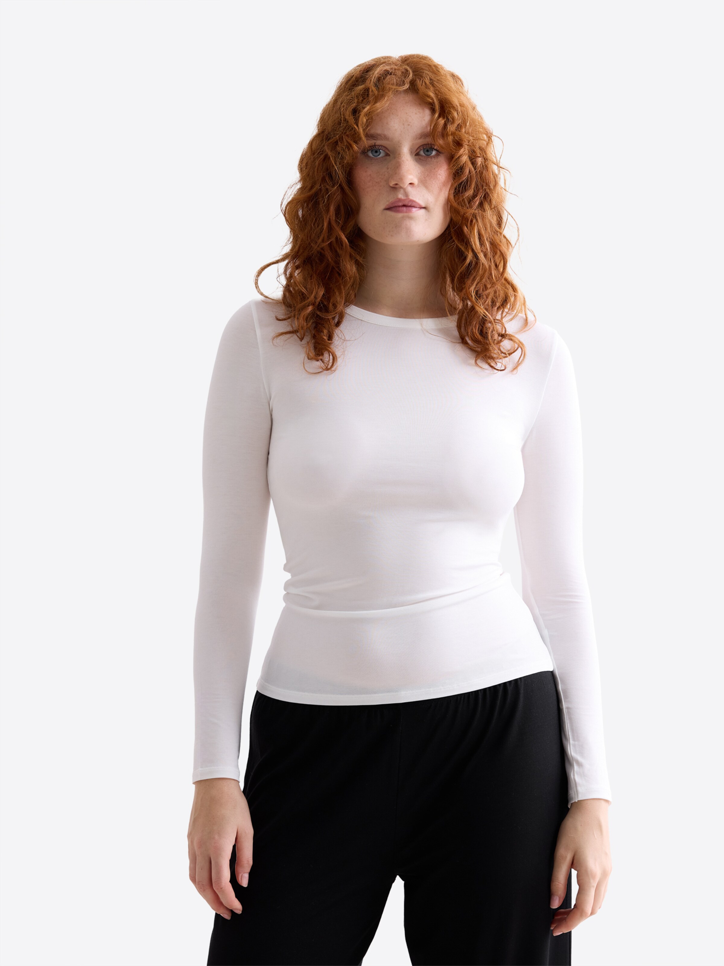 Erlich Textil Лонгслив 'LIGHT TOUCH' в цвете Egg Shell
Erlich Textil Лонгслив 'LIGHT TOUCH' в цвете Egg Shell