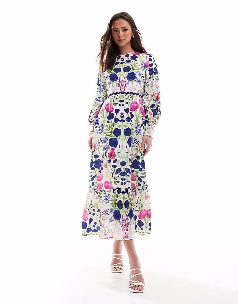 Платье макси Hope & Ivy с высоким воротом и бантом сзади в цвете «многоцветный»
Платье макси Hope & Ivy с высоким воротом и бантом сзади в цвете «многоцветный»