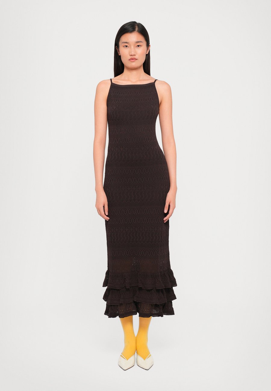 Платье STAUD BLISS DRESS, Earth/Dark Brown
Платье STAUD BLISS DRESS, Earth/Dark Brown