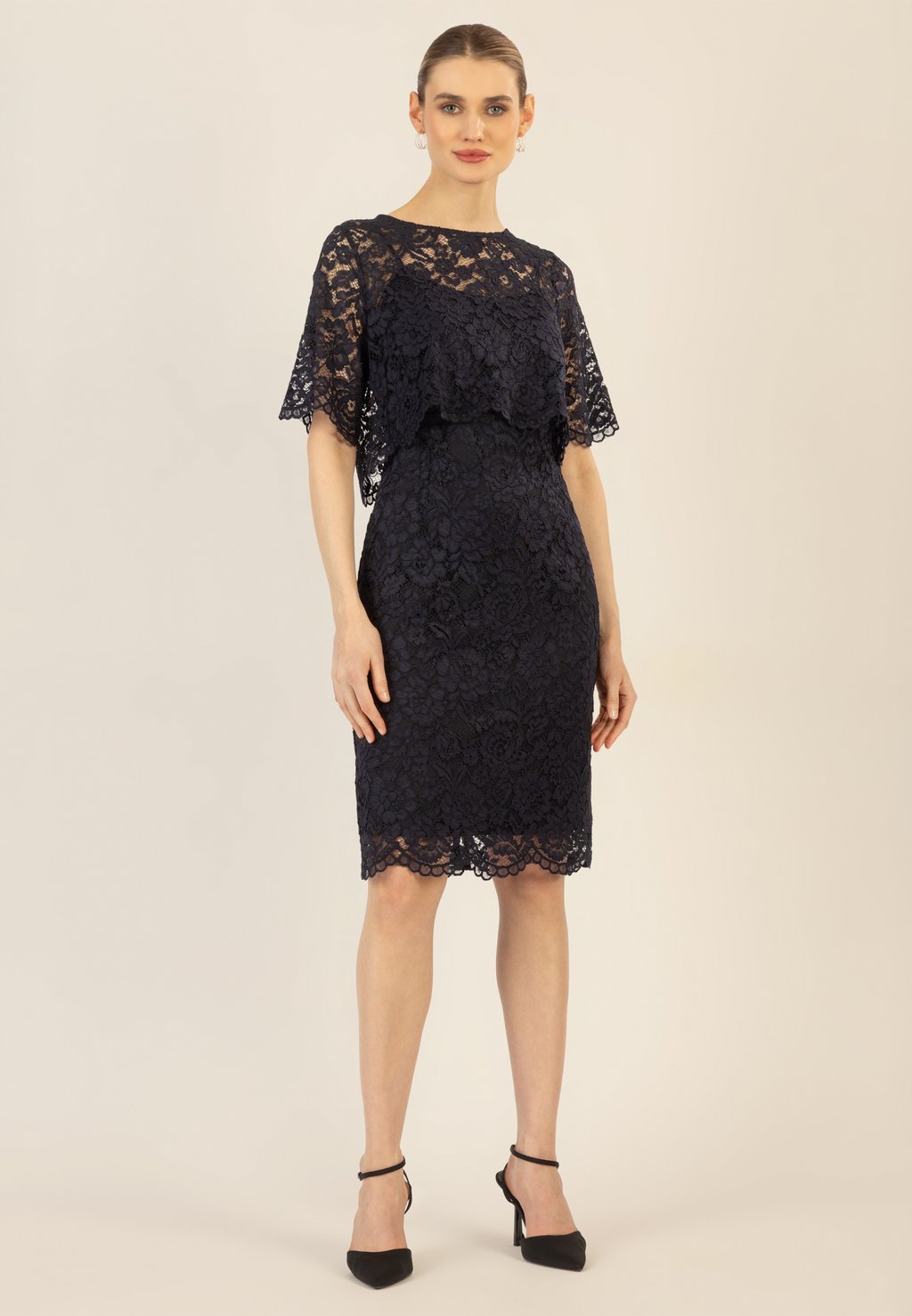 Коктейльное/вечернее платье Apart, темно-синий
Коктейльное/вечернее платье Apart, темно-синий