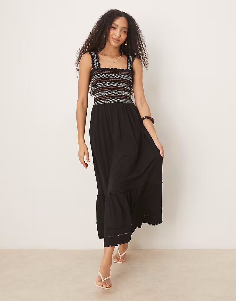 Платье макси Nobody's Child Fifi с квадратным вырезом и полосатым лифом черного цвета
Платье макси Nobody's Child Fifi с квадратным вырезом и полосатым лифом черного цвета