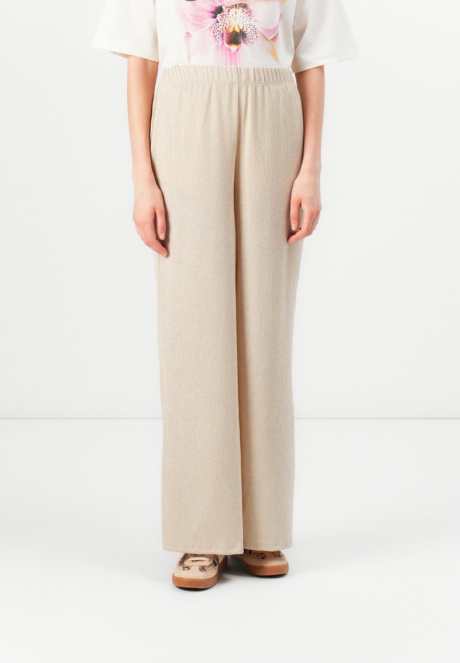 Брюки Vero Moda VMLUNA WIDE PANT , Pumice Stone/Beige
Брюки Vero Moda VMLUNA WIDE PANT , Pumice Stone/Beige