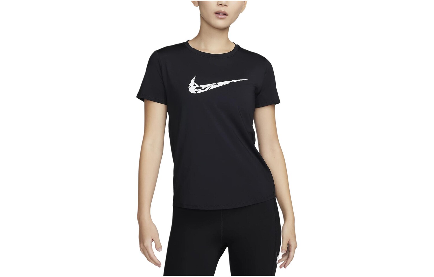 Футболка женская черная Nike
Футболка женская черная Nike