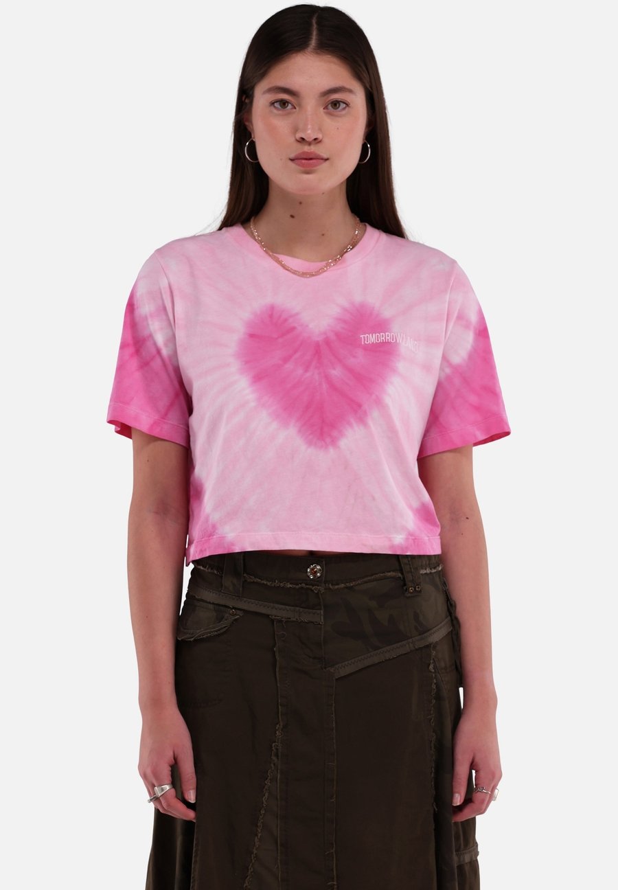 Футболка Tomorrowland Store TIE DYE, Pink, Розовый, Футболка Tomorrowland Store TIE DYE, Pink
Футболка Tomorrowland Store TIE DYE, Pink, Розовый, Футболка Tomorrowland Store TIE DYE, Pink