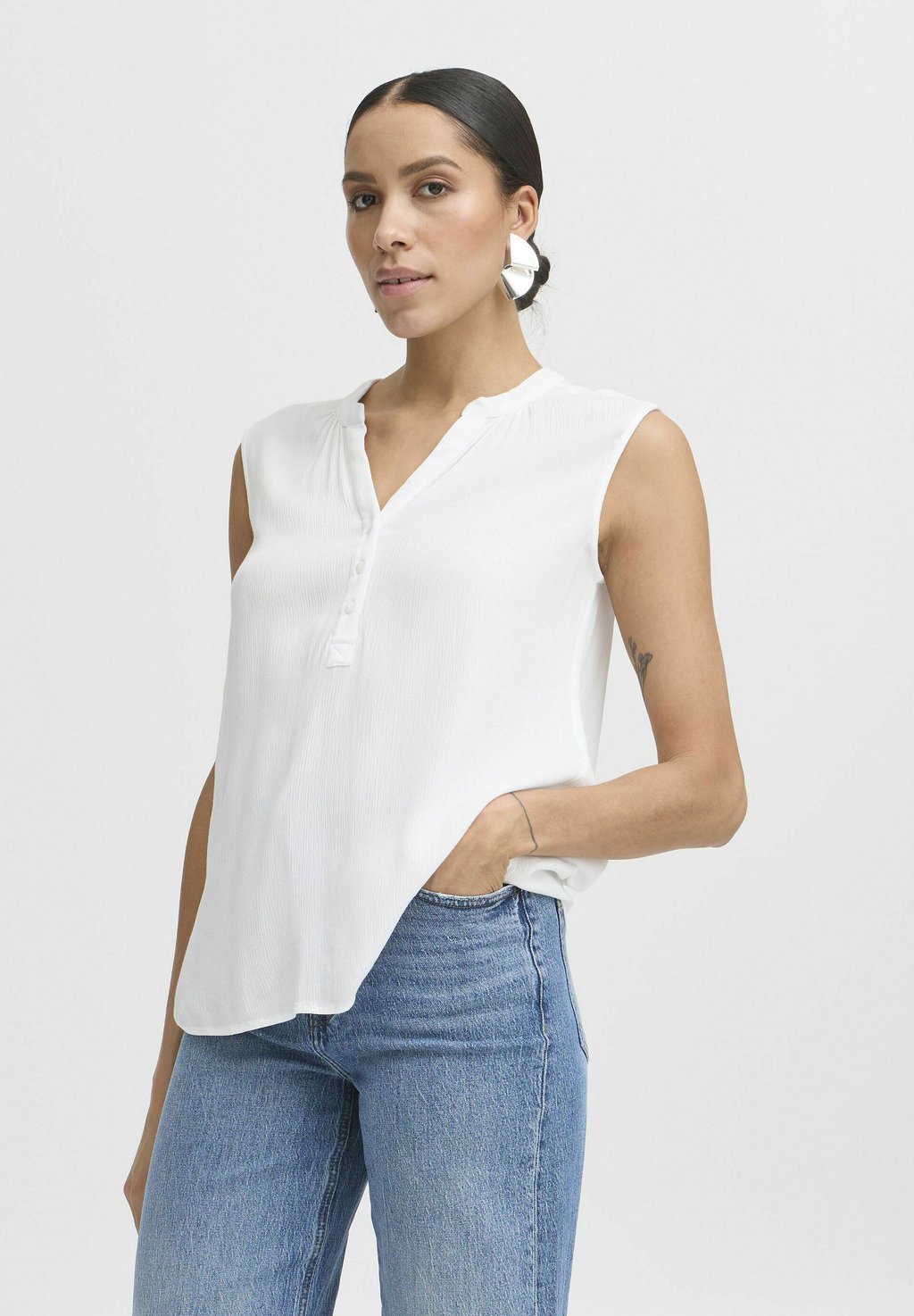 Блуза BYJacqueline - Top b.young by Zalando, белый
Блуза BYJacqueline - Top b.young by Zalando, белый