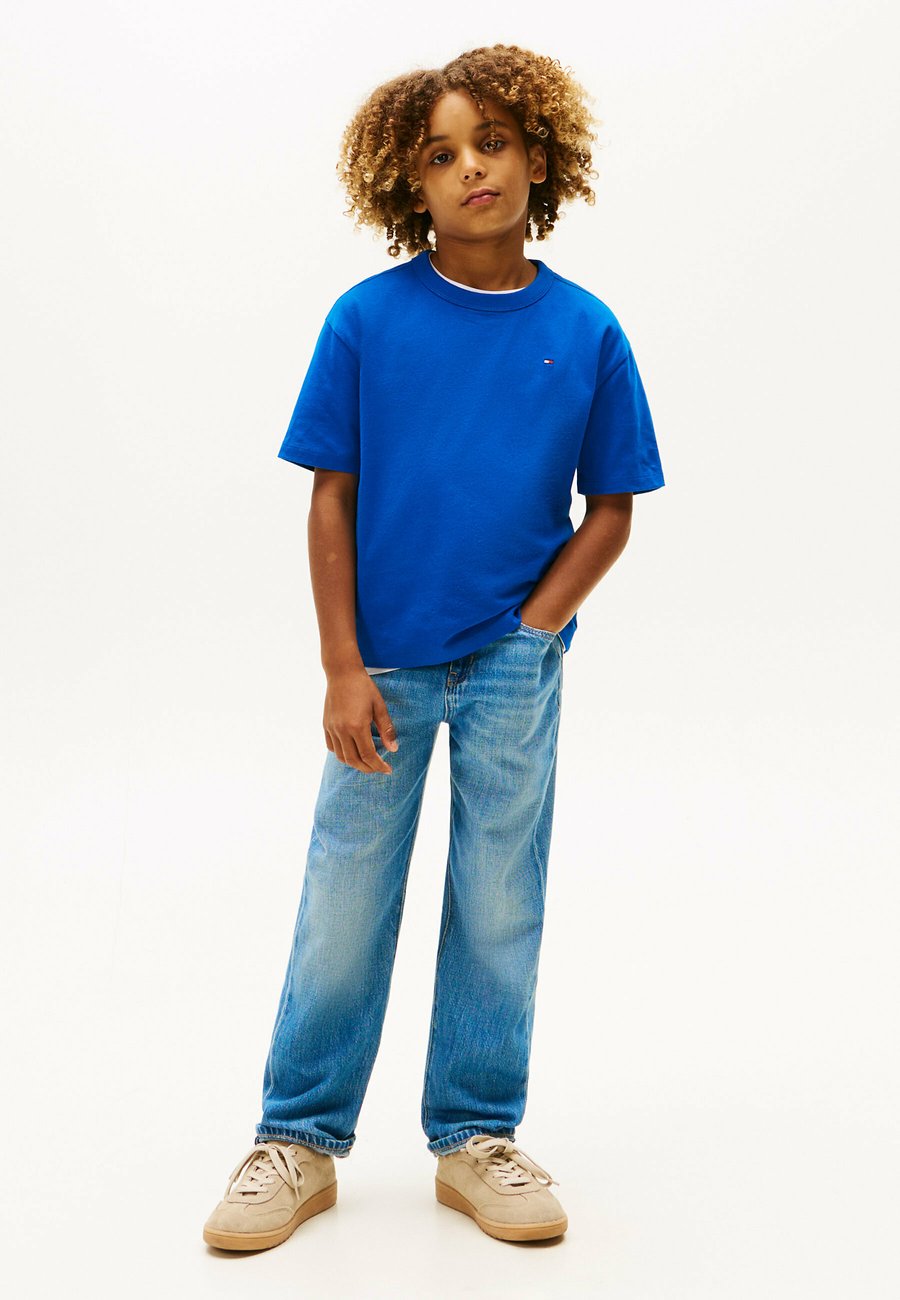 Футболка Tommy Hilfiger CAMP BACK TEE UNISEX, Vibrant Indigo/Blue, Синий, Футболка Tommy Hilfiger CAMP BACK TEE UNISEX, Vibrant Indigo/Blue
Футболка Tommy Hilfiger CAMP BACK TEE UNISEX, Vibrant Indigo/Blue, Синий, Футболка Tommy Hilfiger CAMP BACK TEE UNISEX, Vibrant Indigo/Blue