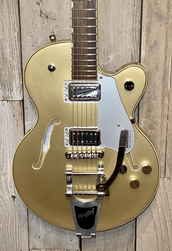 Электрогитара 2020 Gretsch G5655T Electromatic Center Block Jr., Bigsby 2020 Casino Gold, Setup With Extras
Электрогитара 2020 Gretsch G5655T Electromatic Center Block Jr., Bigsby 2020 Casino Gold, Setup With Extras
