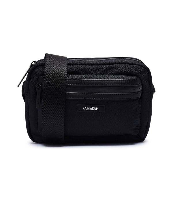 Сумка мужская Calvin Klein текстильная через плечо, черный 
Сумка мужская Calvin Klein текстильная через плечо, черный