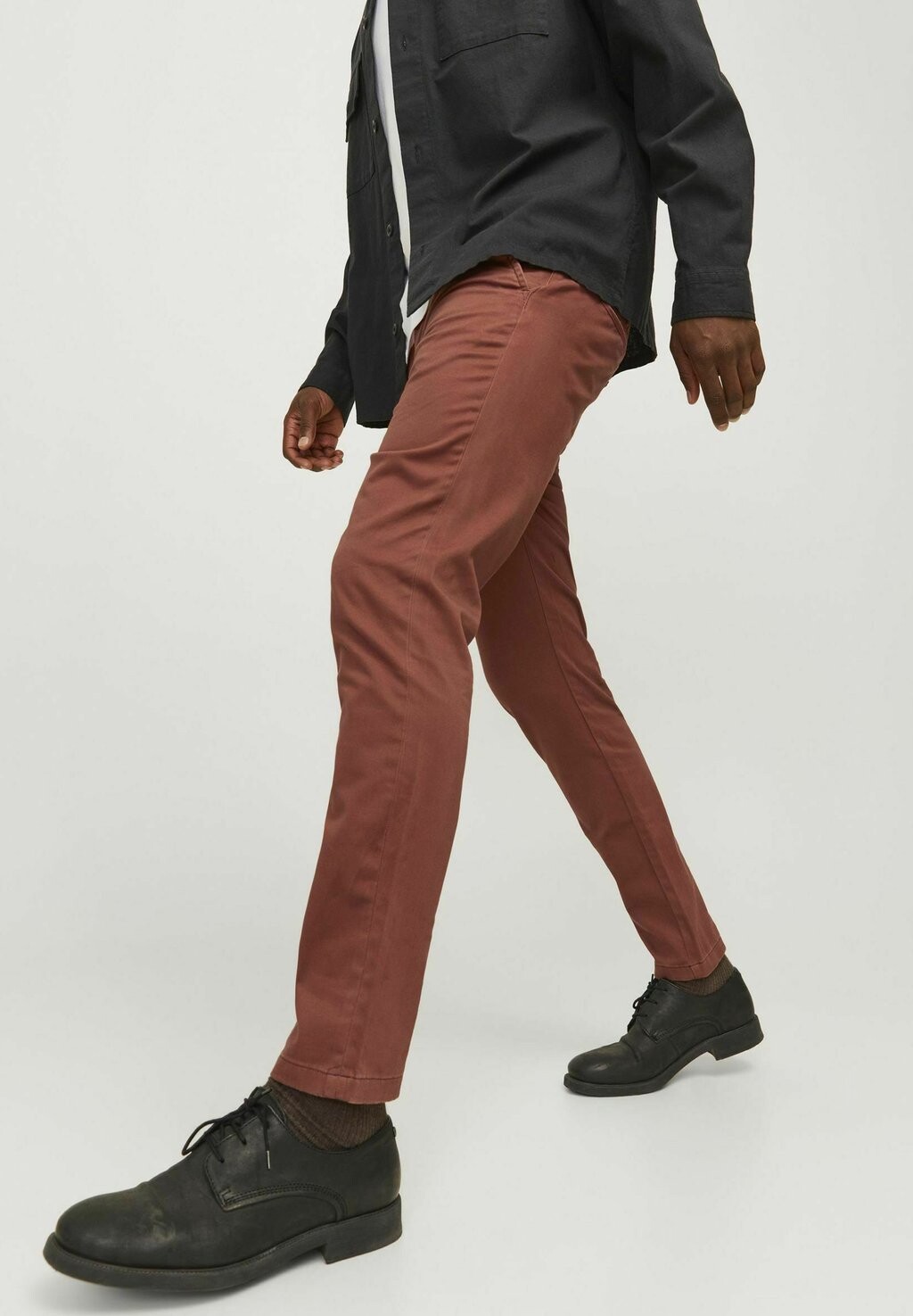 Чино JPSTMARCO Jack & Jones, коричневый
Чино JPSTMARCO Jack & Jones, коричневый