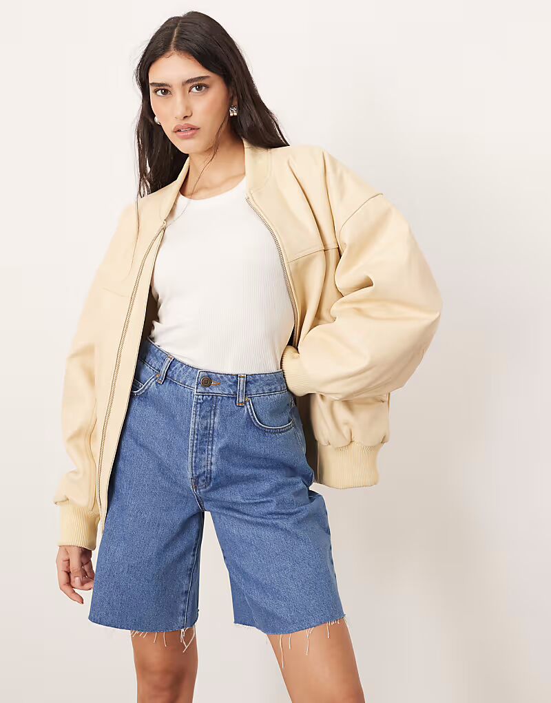 Джинсовые шорты свободного кроя Wilson классического синего цвета Arrange
Джинсовые шорты свободного кроя Wilson классического синего цвета Arrange