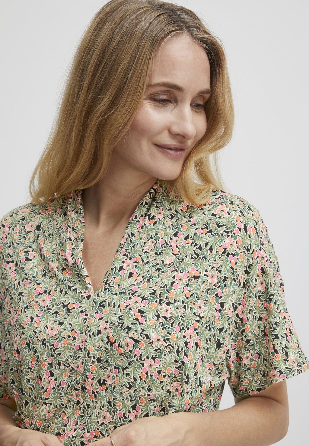 Повседневное платье FRFEDOT DR Fransa, мультиколор
Повседневное платье FRFEDOT DR Fransa, мультиколор