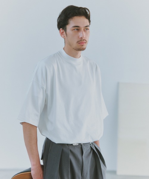 Футболка оверсайз с высоким воротником NewAnce, белый
Футболка оверсайз с высоким воротником NewAnce, белый