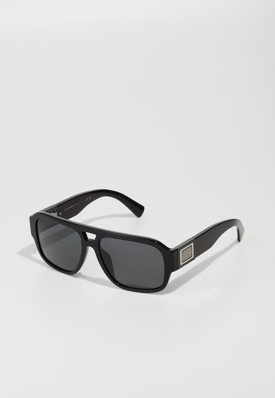 Солнцезащитные очки Dolce&Gabbana Sunglasses, Black
Солнцезащитные очки Dolce&Gabbana Sunglasses, Black