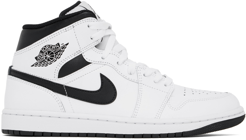 Кроссовки Air Jordan 1 Mid белого и черного цвета Nike Jordan, белый/белый/черный/черный
Кроссовки Air Jordan 1 Mid белого и черного цвета Nike Jordan, белый/белый/черный/черный