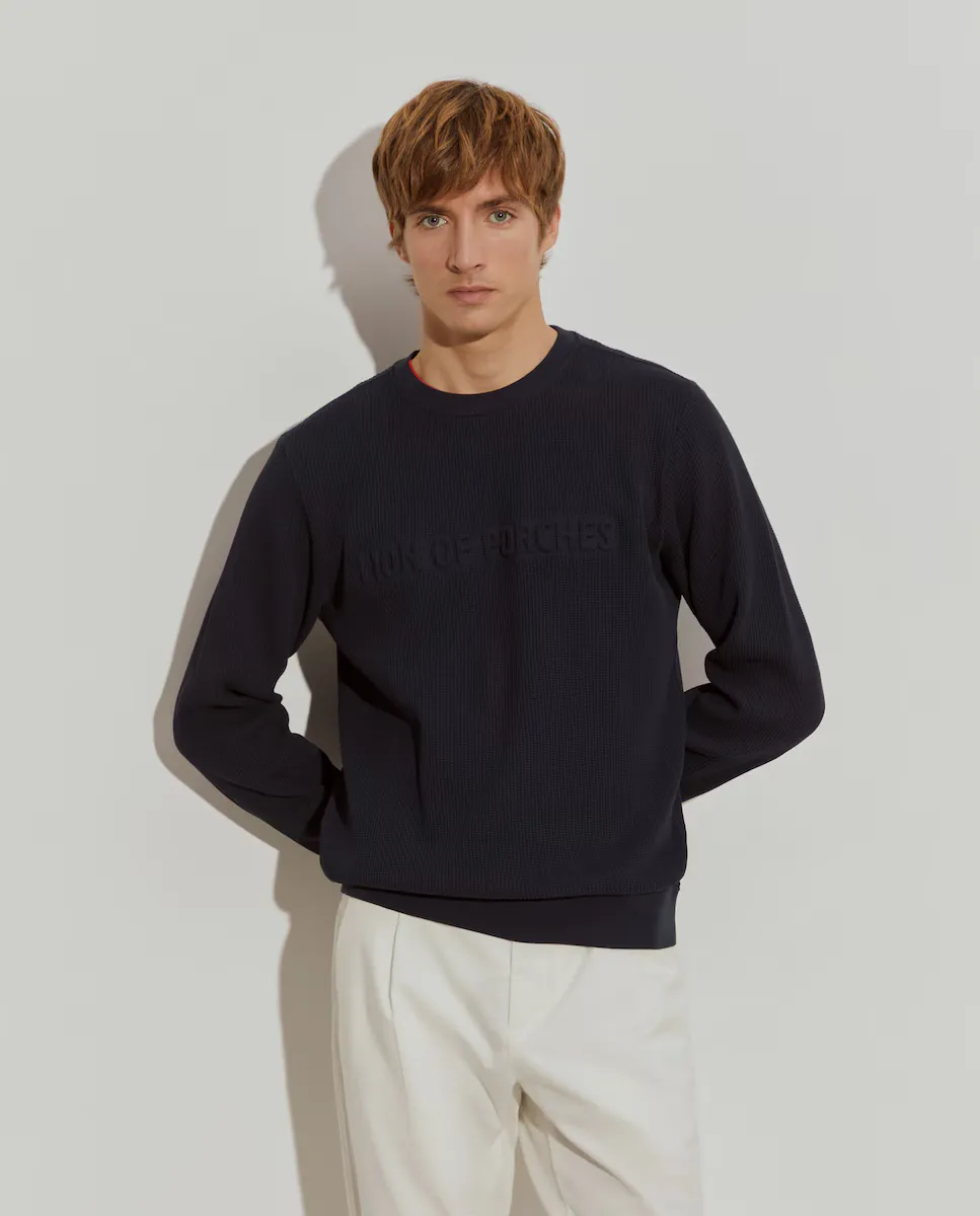 Мужской темно-синий свитер из структурированного трикотажа с логотипом Lion of Porches, тёмно-синий
Мужской темно-синий свитер из структурированного трикотажа с логотипом Lion of Porches, тёмно-синий
