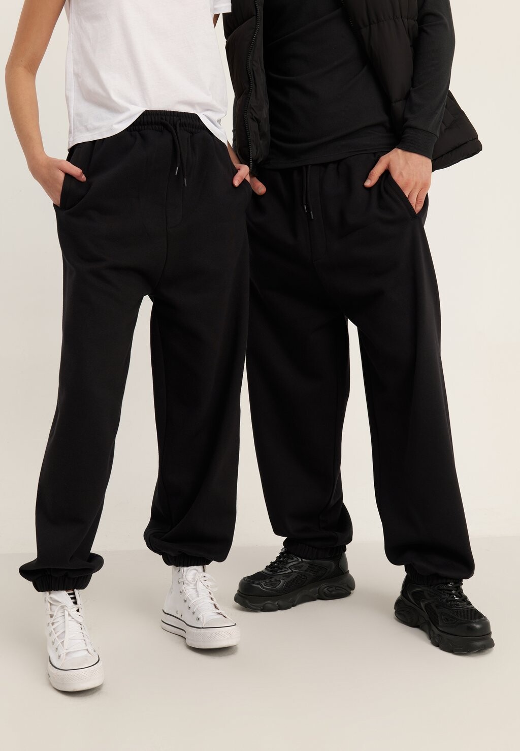 Спортивные брюки Unisex YOURTURN, черный
Спортивные брюки Unisex YOURTURN, черный