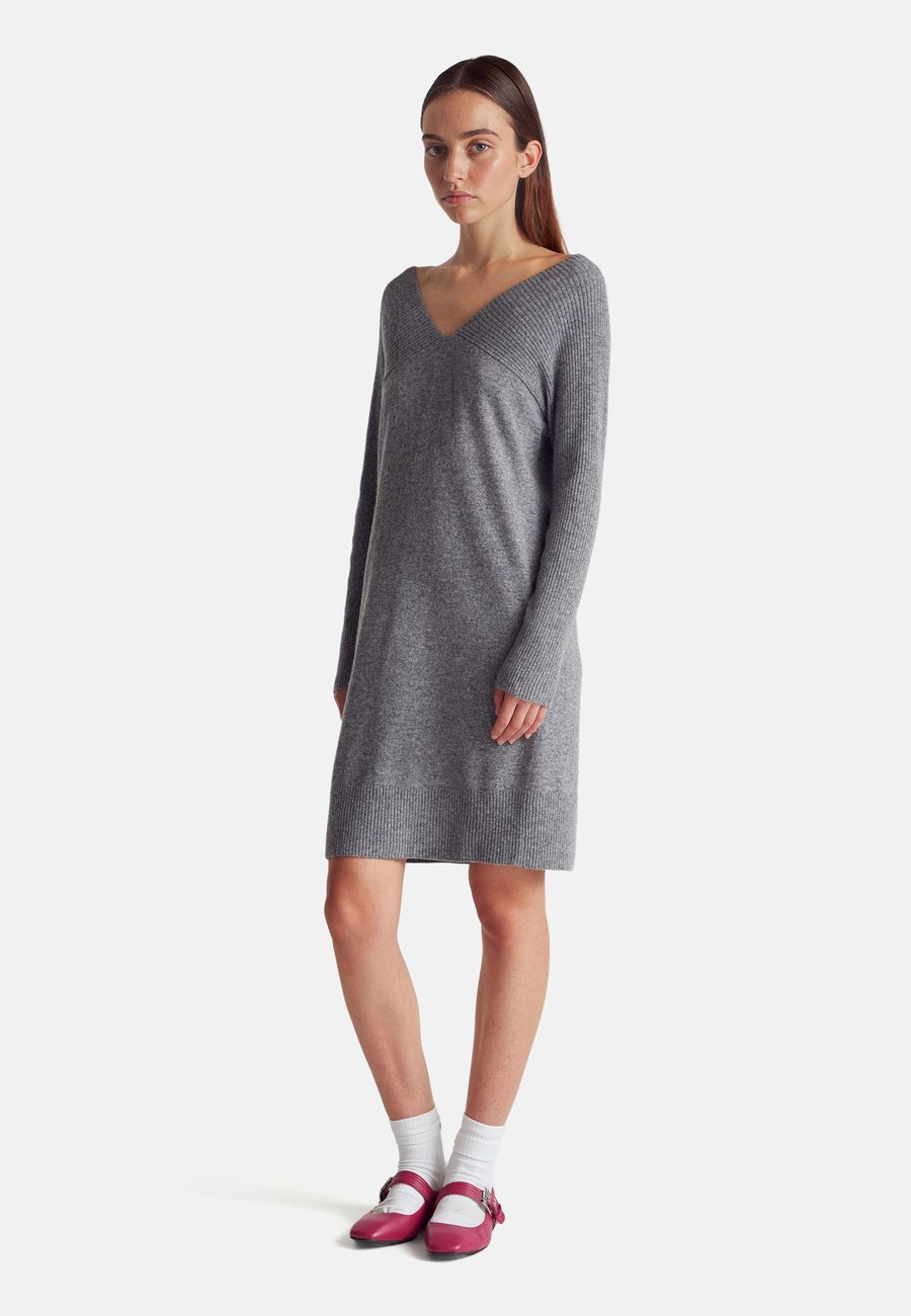 Платье United Colors of Benetton MIDI , Grey
Платье United Colors of Benetton MIDI , Grey