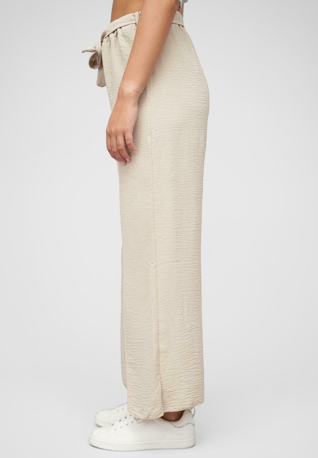 Брюки SOMMERMIT SEITLICH SCHLITZEN UND BINDEGÜRTEL Cloud 5ive, бежевый
Брюки SOMMERMIT SEITLICH SCHLITZEN UND BINDEGÜRTEL Cloud 5ive, бежевый