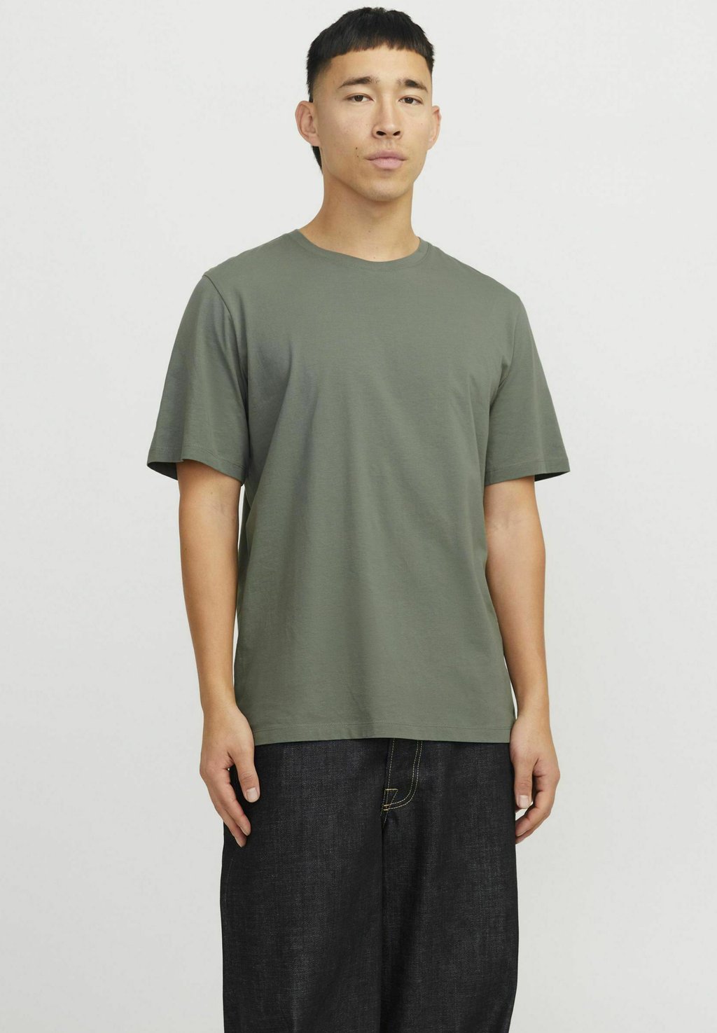 Базовая футболка JJE O-NECK NOOS Jack & Jones, зеленый 
Базовая футболка JJE O-NECK NOOS Jack & Jones, зеленый