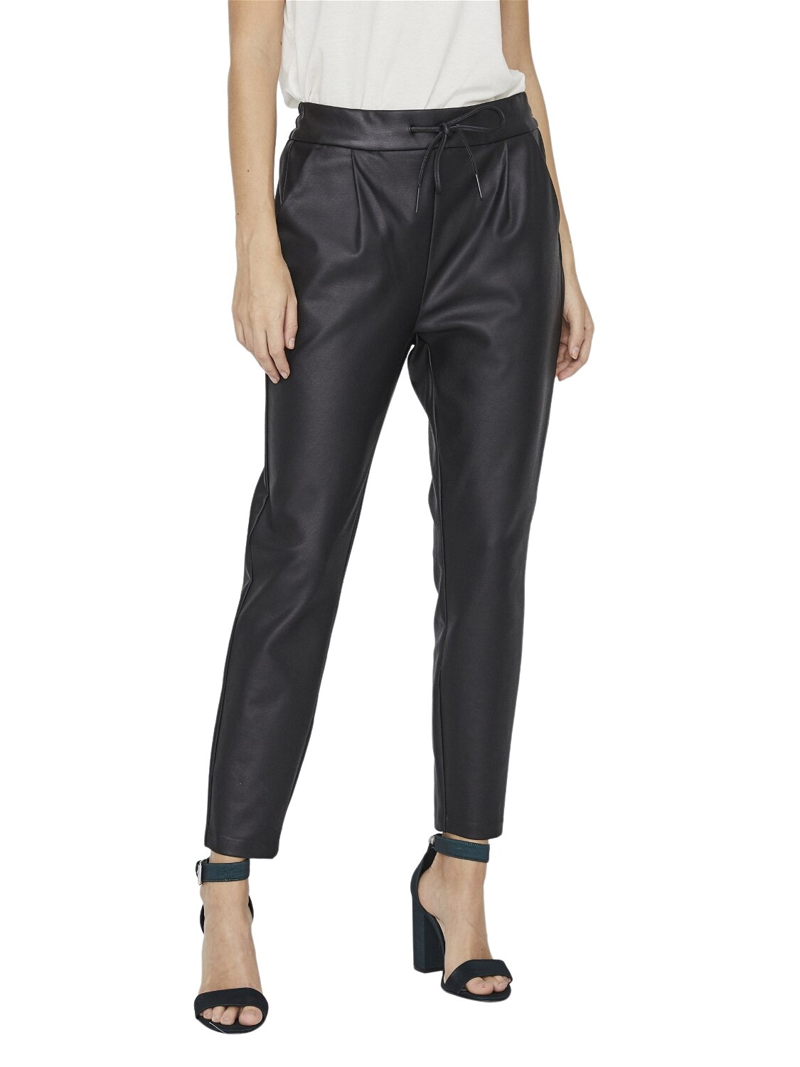 Брюки Vero Moda Stoffhose / Chino VMEVA MR LOOSE STRING COATED comfort/relaxed, черный
Брюки Vero Moda Stoffhose / Chino VMEVA MR LOOSE STRING COATED comfort/relaxed, черный