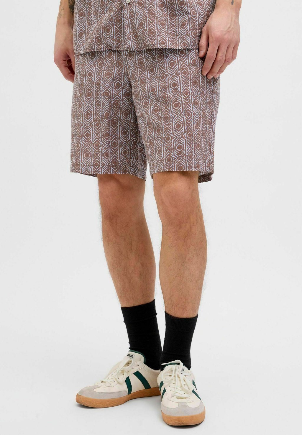 Спортивные шорты RELAXED FIT Jack & Jones, серо-коричневый
Спортивные шорты RELAXED FIT Jack & Jones, серо-коричневый