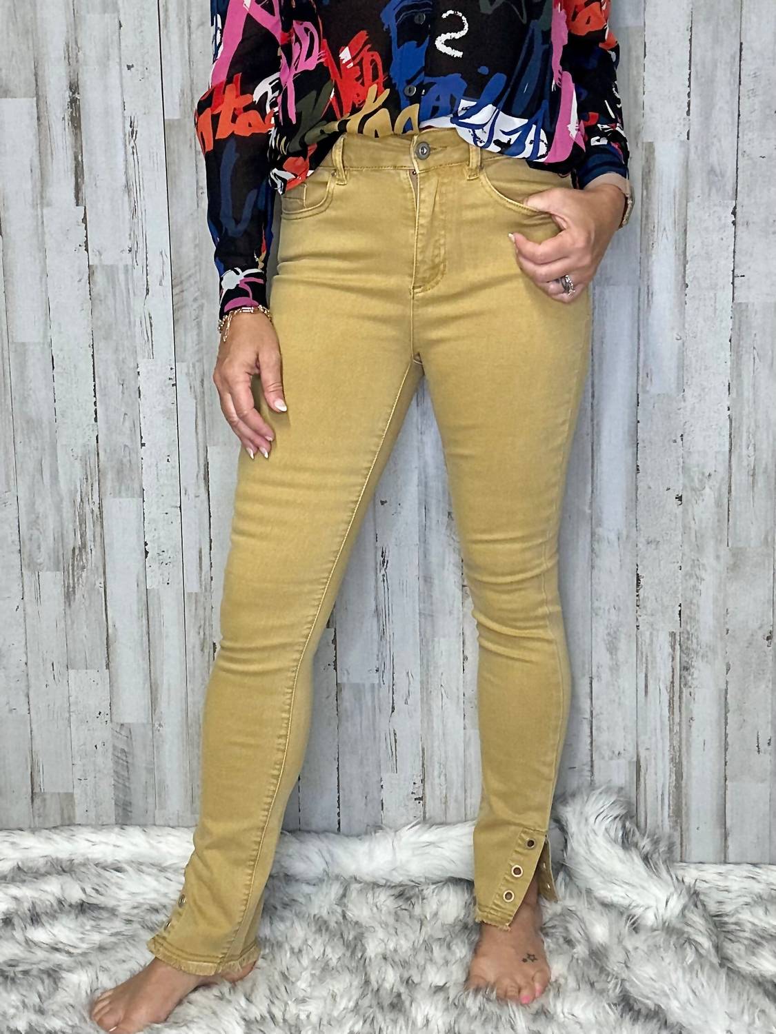 Узкие джинсы Mckenzie желтого цвета CHARLIE B
Узкие джинсы Mckenzie желтого цвета CHARLIE B