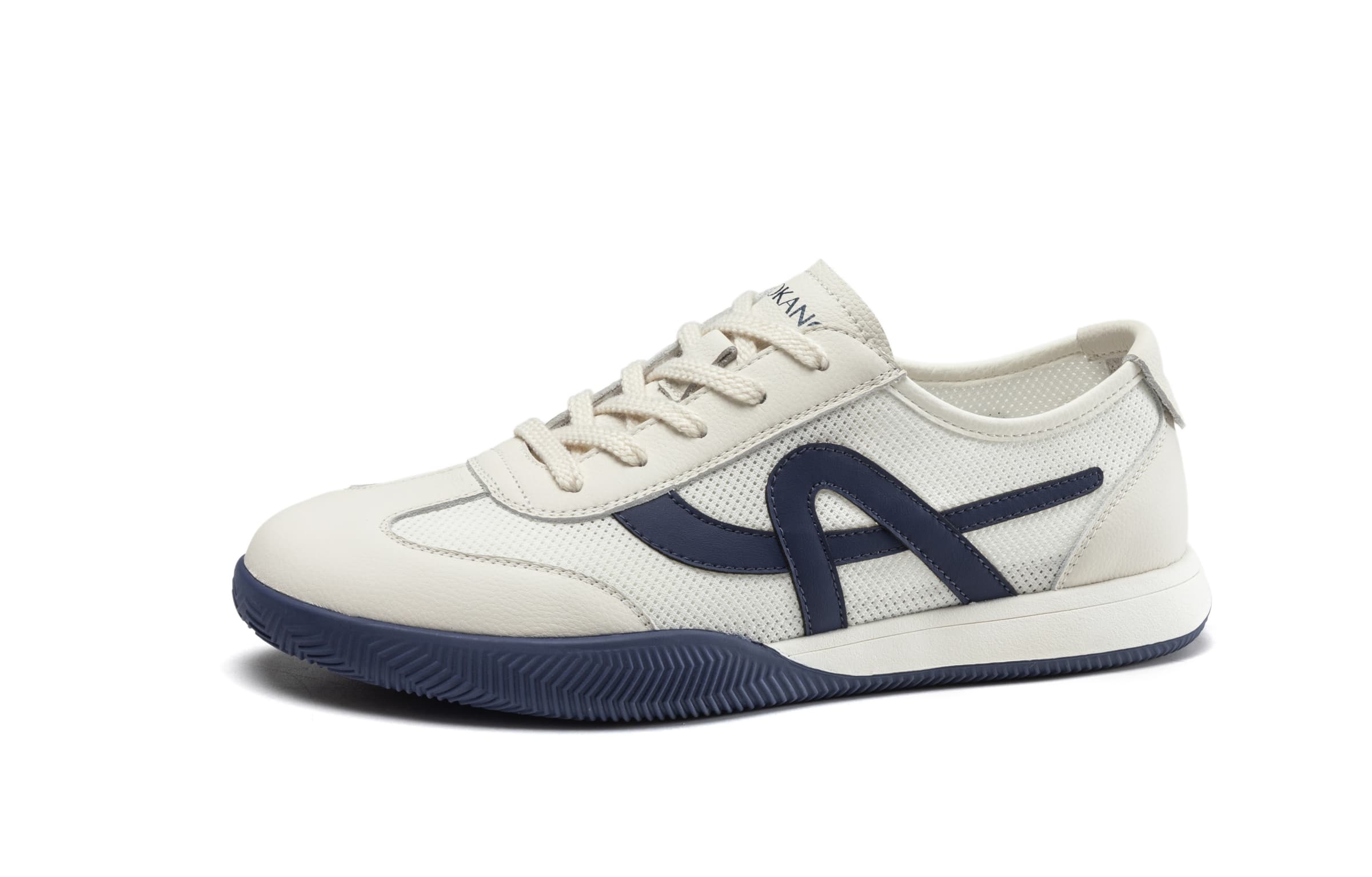 AOKANG Низкие повседневные туфли мужские цвета экрю/синий
AOKANG Низкие повседневные туфли мужские цвета экрю/синий