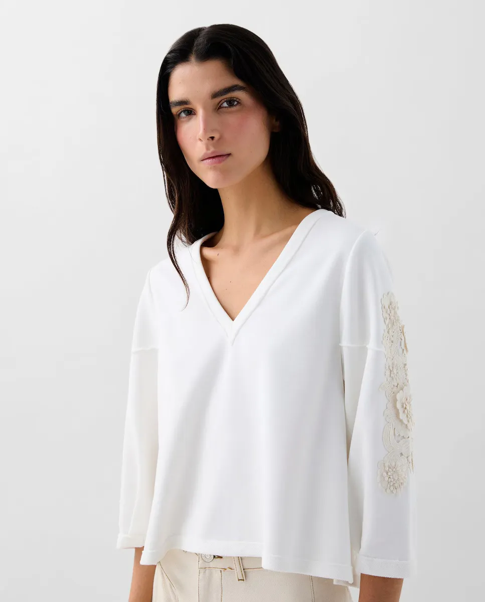 Женский свитер с V-образным вырезом и вышивкой Scalpers, белый 
Женский свитер с V-образным вырезом и вышивкой Scalpers, белый