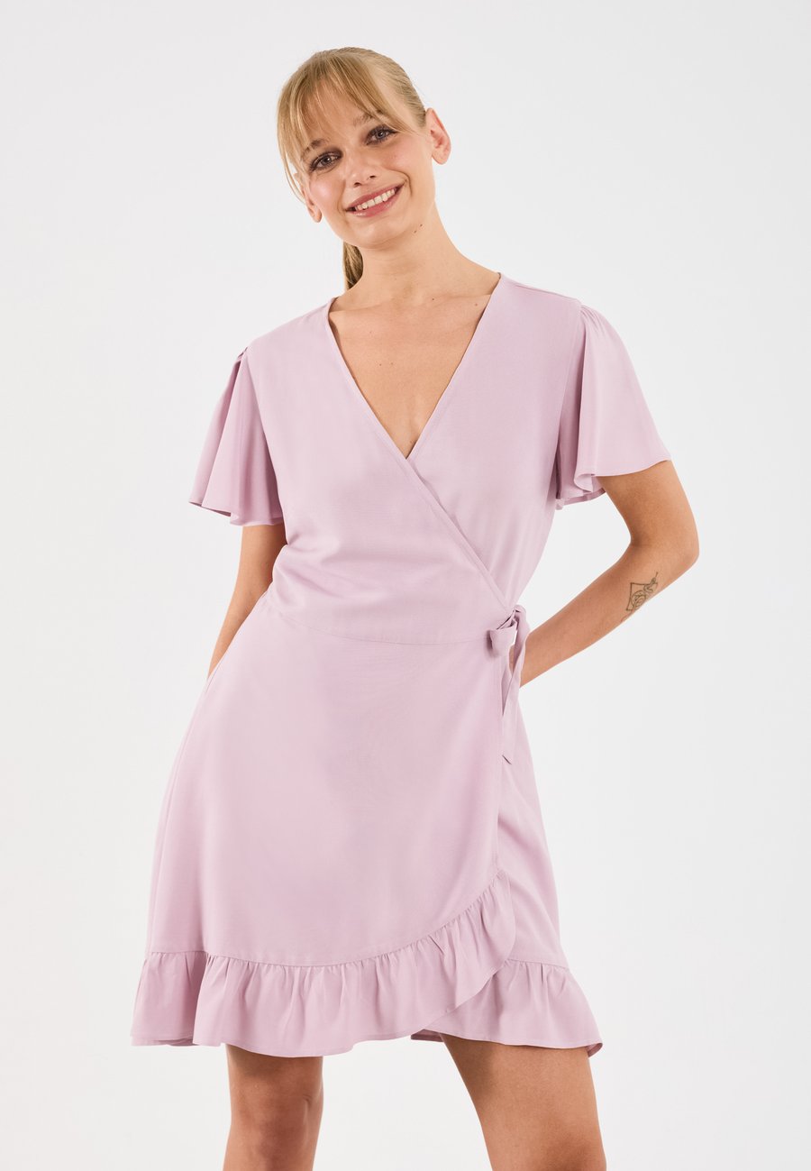 Платье Even&Odd Day dress, Pink
Платье Even&Odd Day dress, Pink