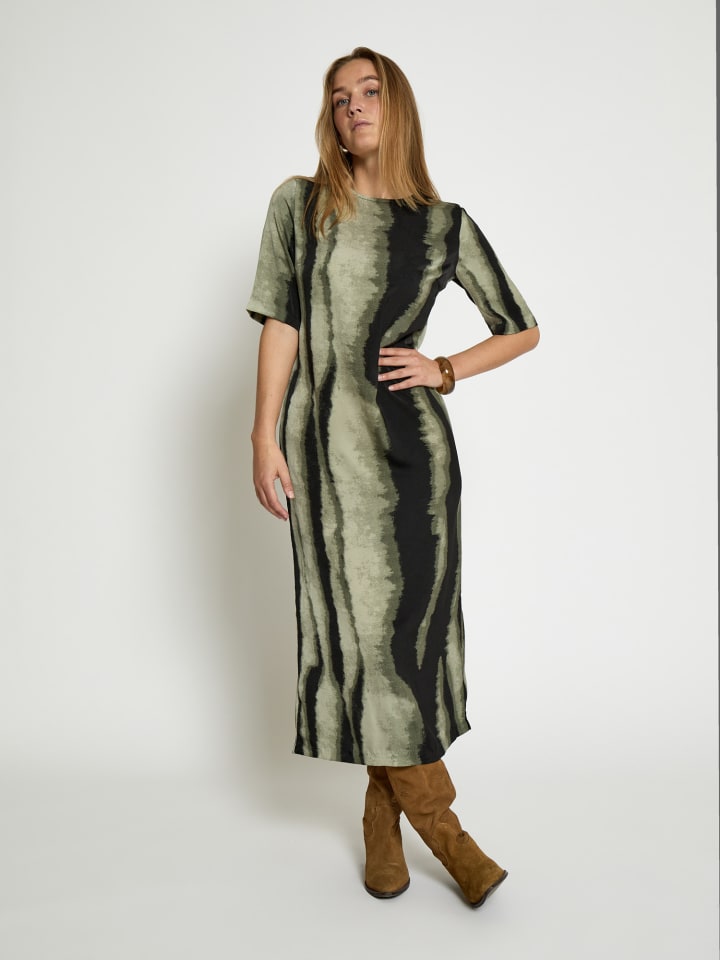 Длинное платье Peppercorn
Длинное платье Peppercorn