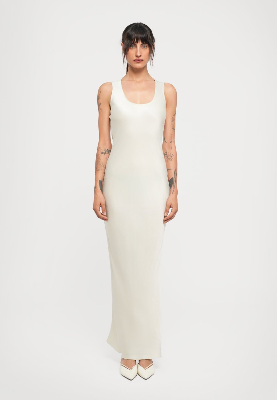 Платье REMAIN SLIP DRESS, Sand
Платье REMAIN SLIP DRESS, Sand