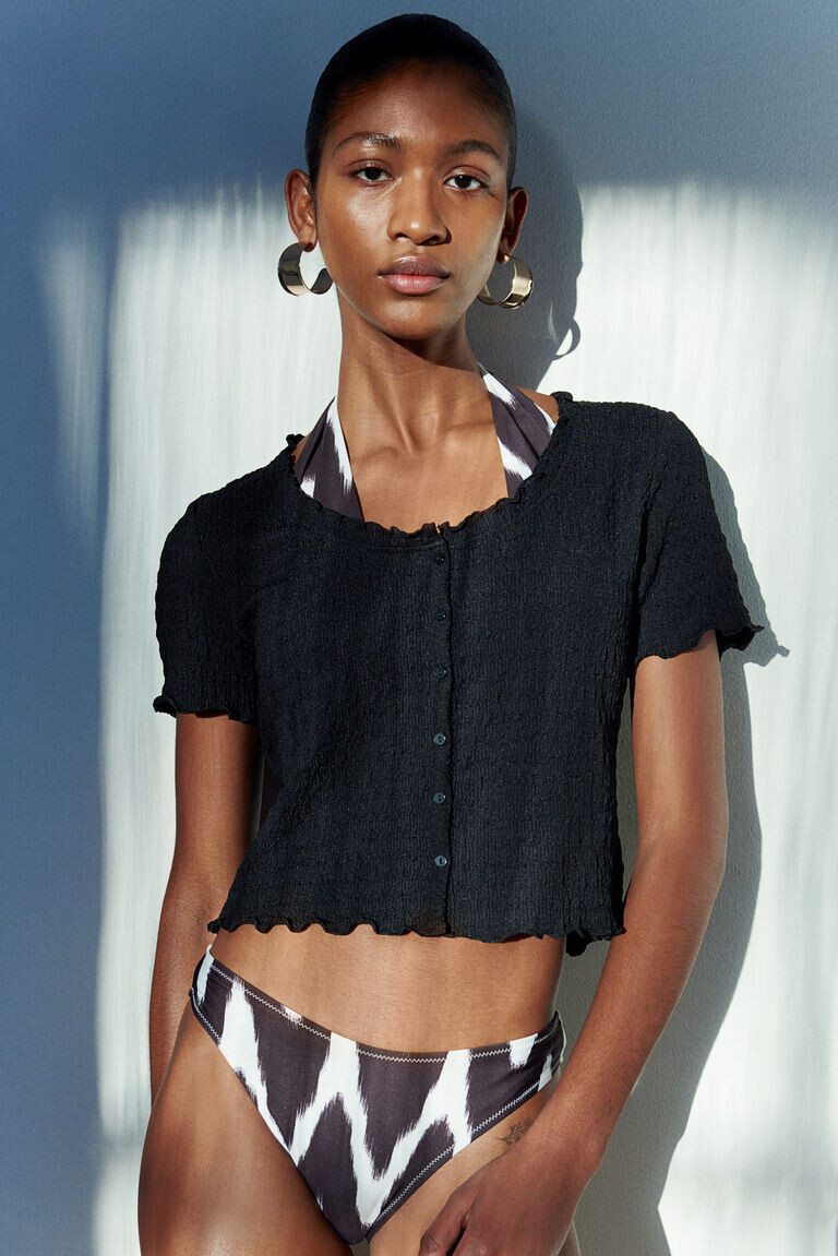 Мятый топ на пуговицах спереди H&M, черный
Мятый топ на пуговицах спереди H&M, черный