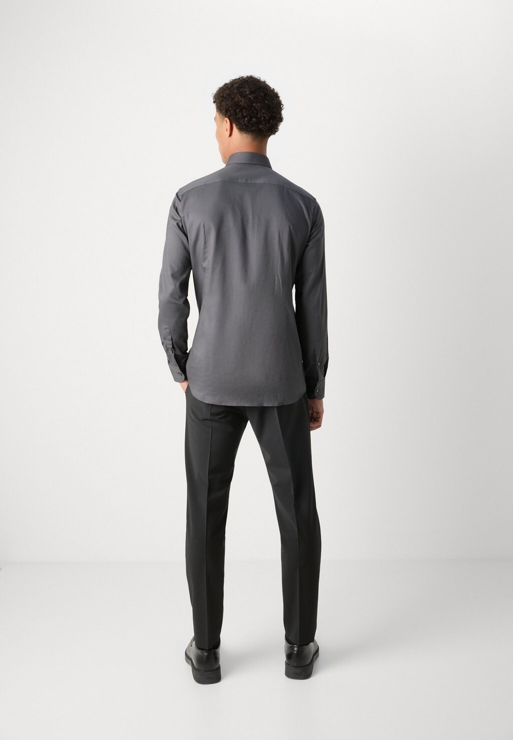 Повседневная рубашка Hank Kent BOSS, темно-серая
Повседневная рубашка Hank Kent BOSS, темно-серая