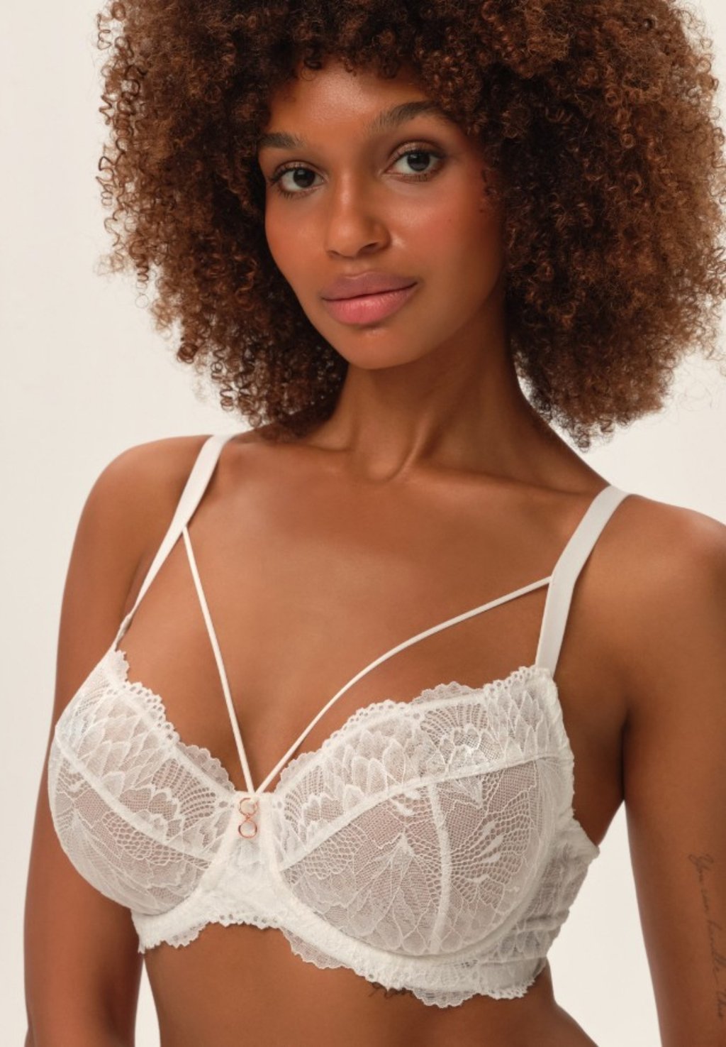 Бюстгальтер на косточках SOFT ESOTIQ, кремовый
Бюстгальтер на косточках SOFT ESOTIQ, кремовый