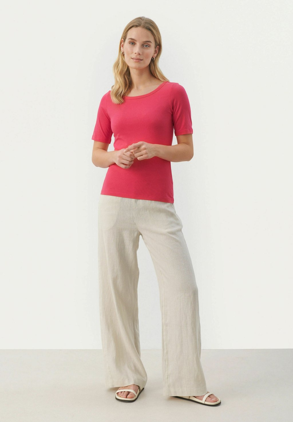 Базовая футболка EAMAJA Part Two, красный
Базовая футболка EAMAJA Part Two, красный