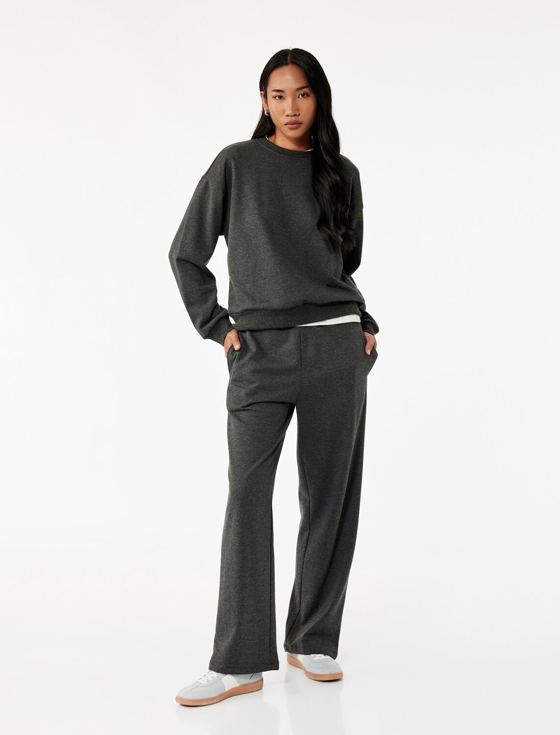 Koton Спортивный костюм в цвете антрацит
Koton Спортивный костюм в цвете антрацит