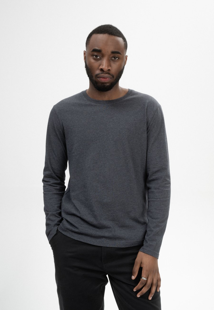 Топ MELA JERIN, Anthrazit Melange/Anthracite
Топ MELA JERIN, Anthrazit Melange/Anthracite