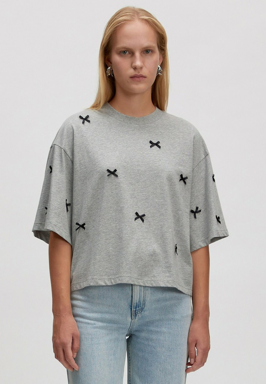 Футболка EDITED IOLANA, Grau/Grey, Серый, Футболка EDITED IOLANA, Grau/Grey
Футболка EDITED IOLANA, Grau/Grey, Серый, Футболка EDITED IOLANA, Grau/Grey