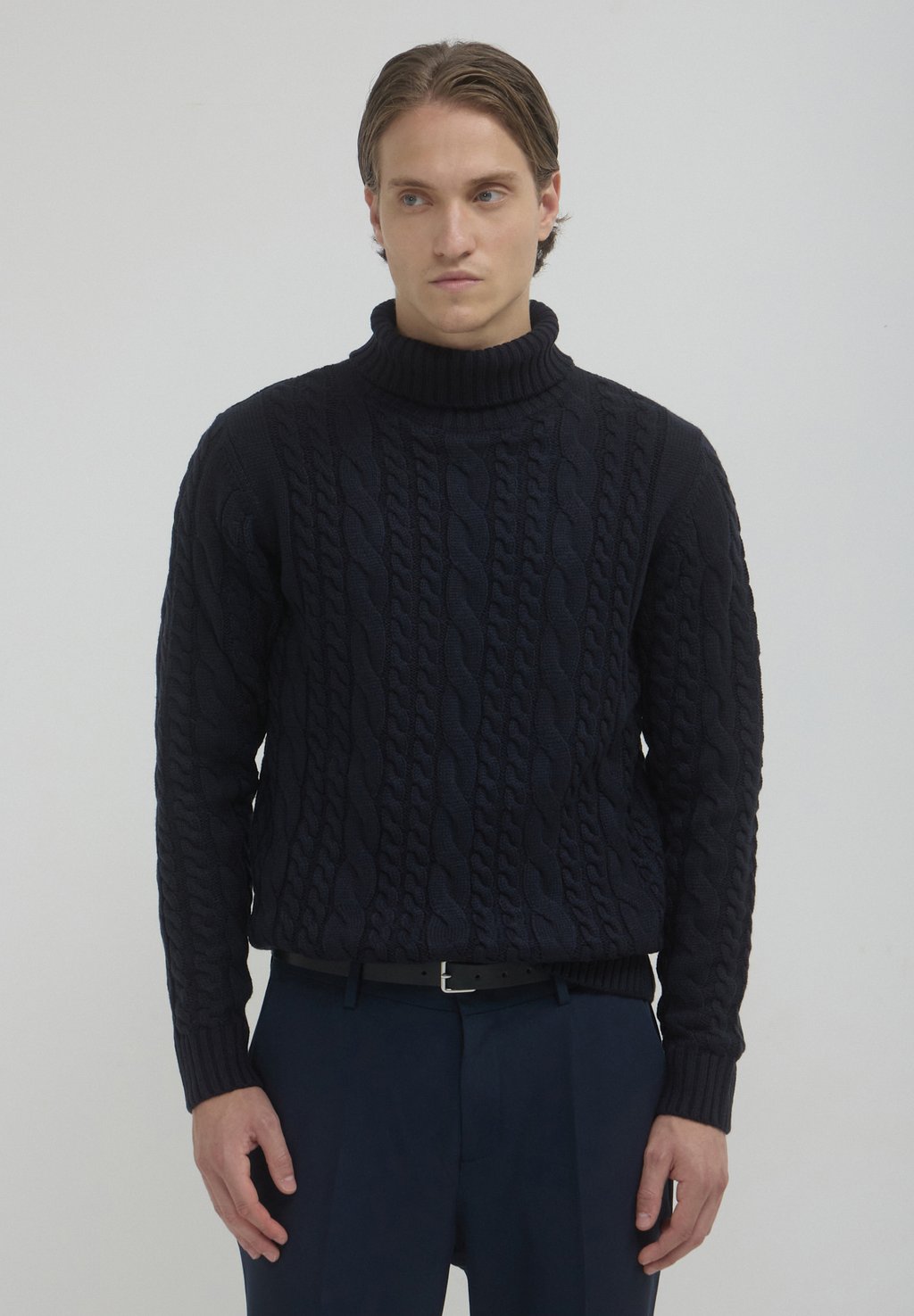 Свитер DOLCEVITA TRECCE Calliope, темно-синий
Свитер DOLCEVITA TRECCE Calliope, темно-синий