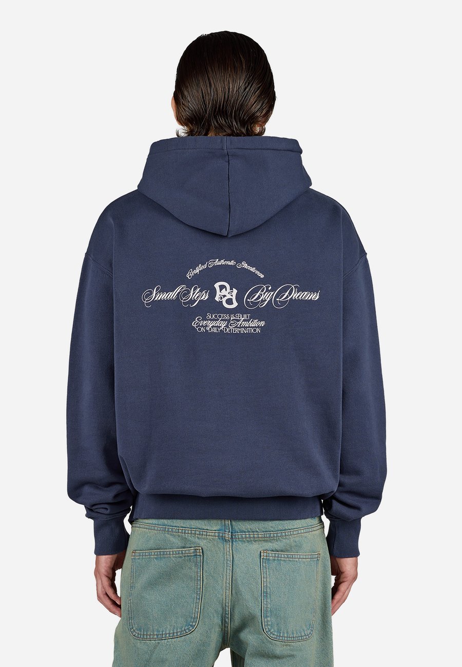 Худи Pegador PECKERT HOODIE, Washed Indigo Navy/Dark Blue
Худи Pegador PECKERT HOODIE, Washed Indigo Navy/Dark Blue