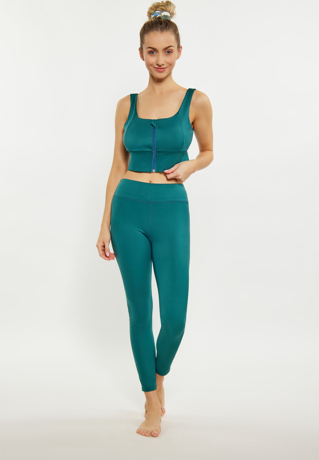 Топ IZIA, цвет Petrol
Топ IZIA, цвет Petrol