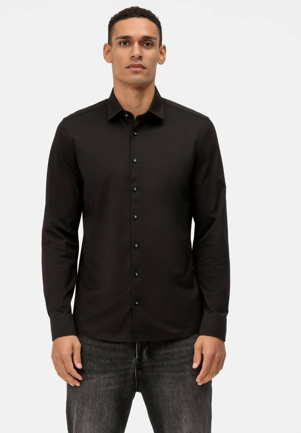 Рубашка 24/Seven Body Fit OLYMP, черная
Рубашка 24/Seven Body Fit OLYMP, черная