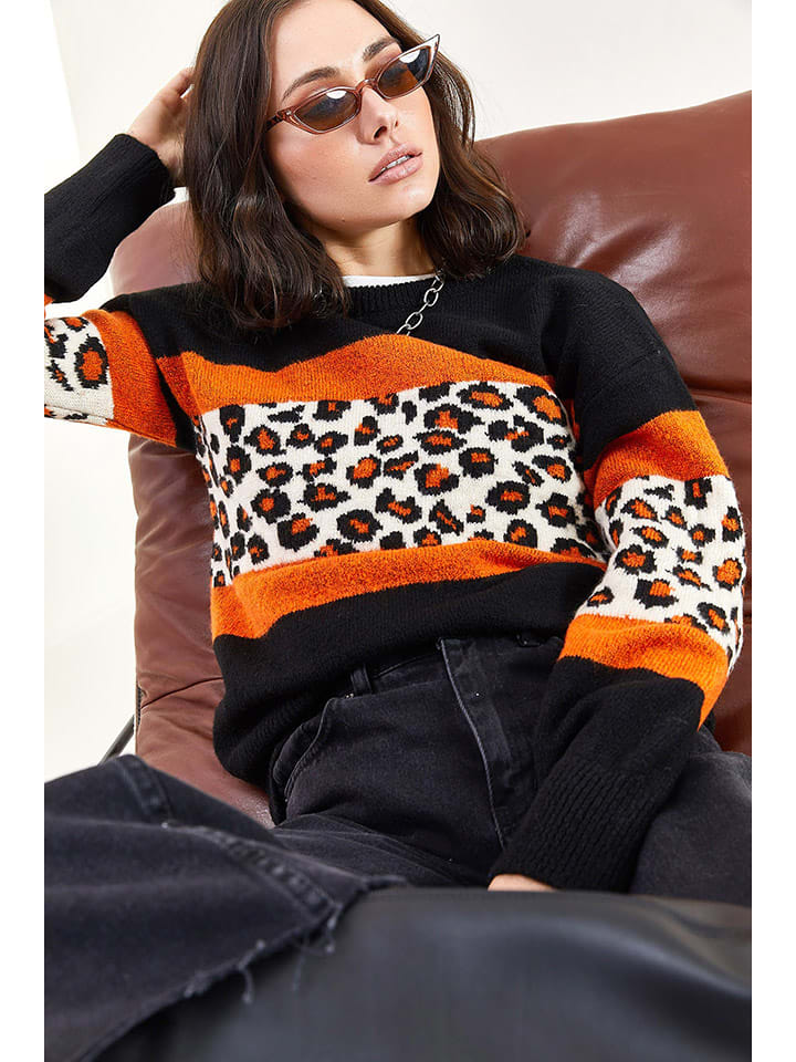 Bianco Lucci Свитер черно-оранжевого цвета
Bianco Lucci Свитер черно-оранжевого цвета